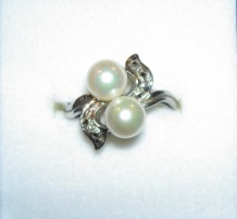 Pearl ring